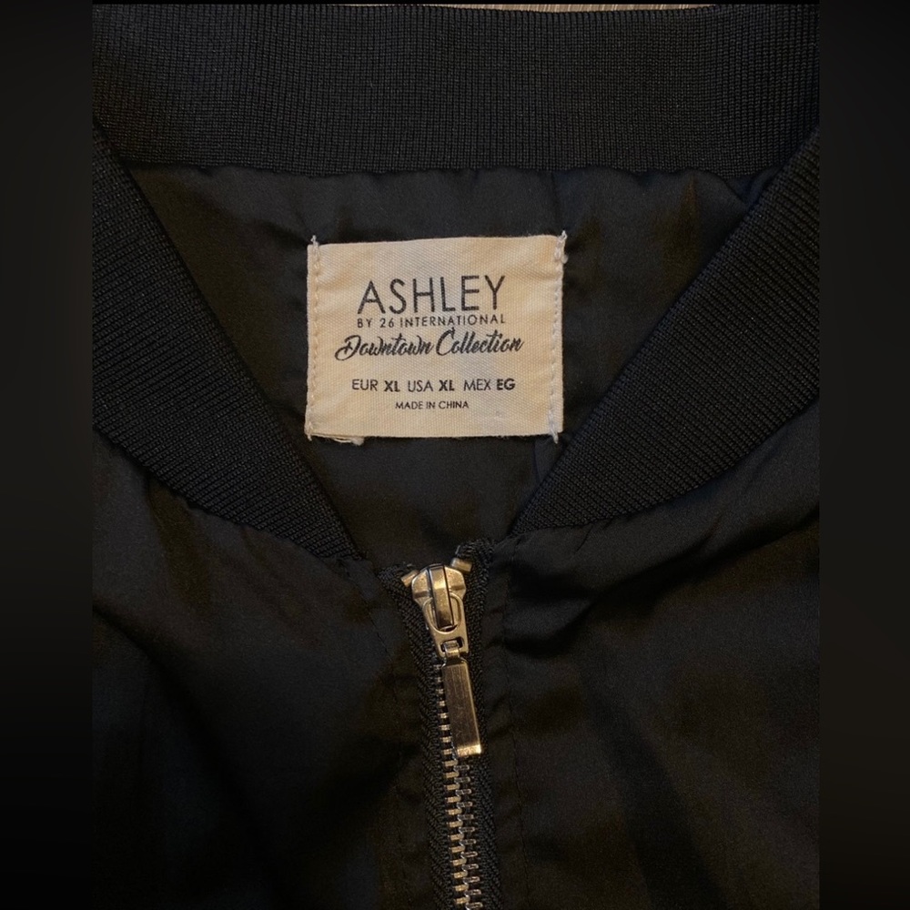 Bomber jacket - Picture 3 of 5